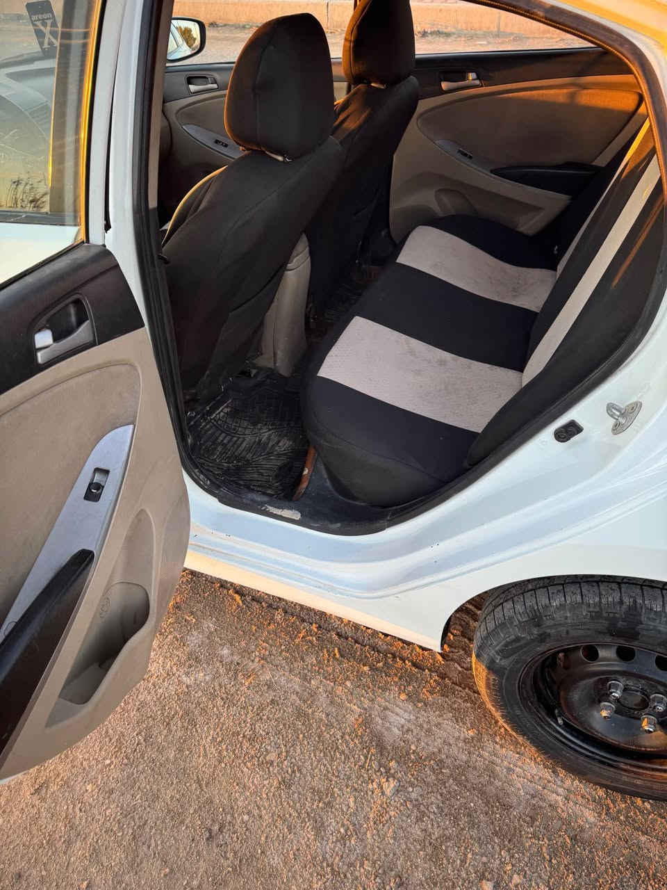 اكسنت 2015 خليجي مكينة 1600 دوووش رقم بغداد دولي الجديد بيها ضرر بسيط جاملغ خلفي وبيها رشات جمالية ابيع حزام مكفولة لغود شواصي تكم قمارة حوض السيارة جاهزة مكينة كير حدادية كهربائيات تدفئة تبريد تخم تاير باتري مواصفاتها كامرة شاشة تحكمات كشافات السعر 79 العنوان الإسكندرية طريق بغداد كربلاء ***********/*********** المحمودية, بابل
