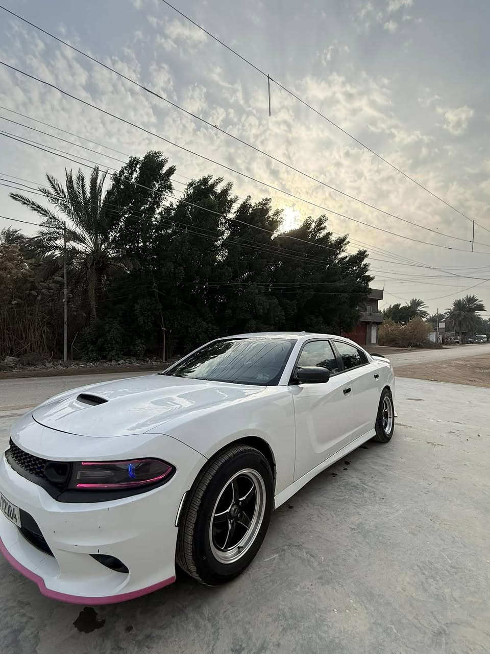 السلام عليكم 
للبيع دوج تشارجر 
الموديل2016
فور ويل ملغي
الضرر صبغ عام بدون دواخل
السعر 160وبي مجال
مكاني:بابل
للتواصل:***********
