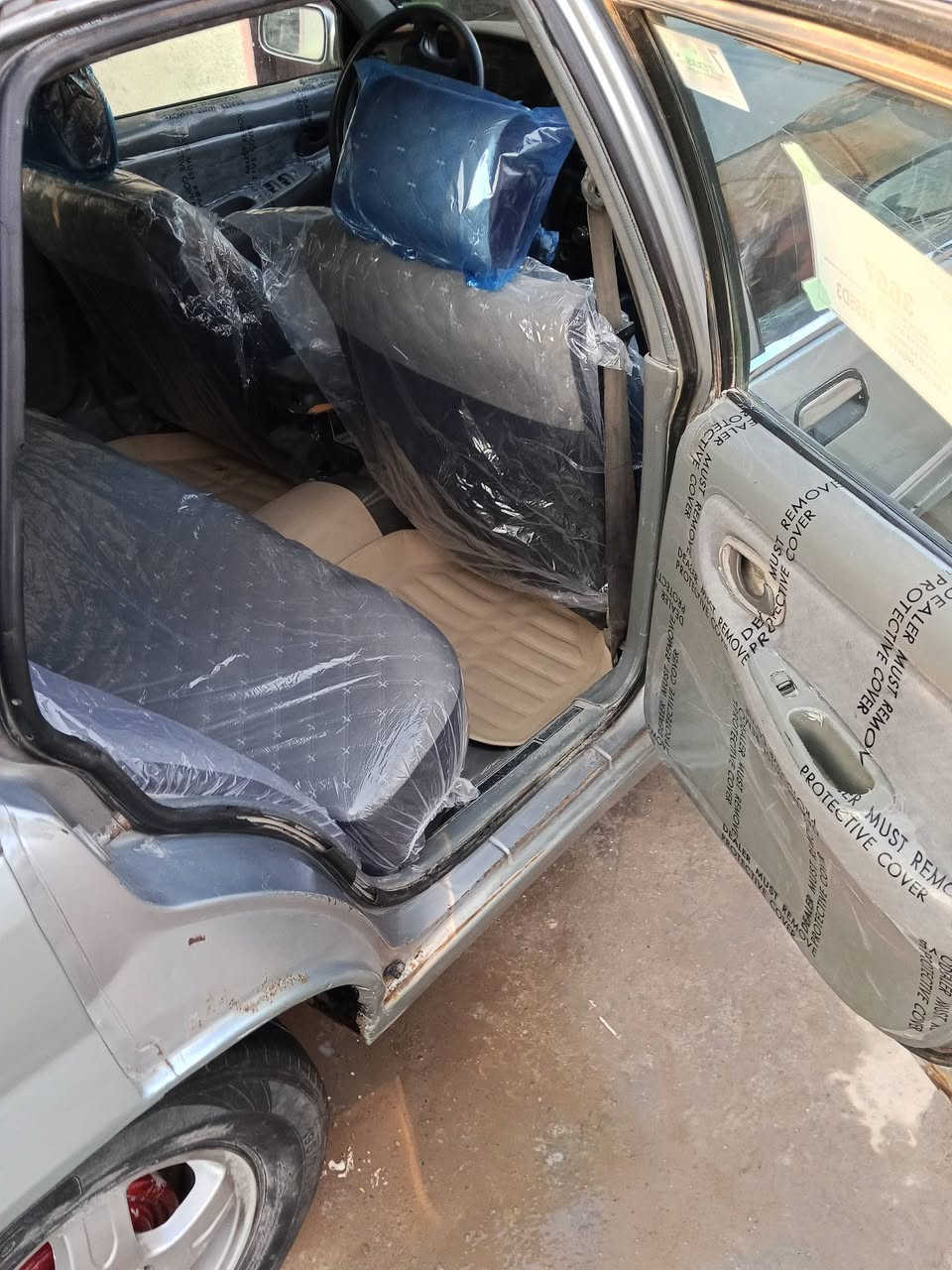 سلام عليكم من رخصة الأدمن دايو برنس موديل 98 رقم جديد بغداد السنوية لغاية 30 سيارة بأسمي تحويل مباشر منضومة تبريد گير اوتوماتيك محرك جديد كهربائيات كلهة شغالة مصبوغة عام للجمالية ما عدا الدواخل دوشمة جديدة أرضية مغلفة جلد وكشنيات مغلفة جديد بطاين نايلون مغلفة سيارة حلوه مال جناي سعر 42 وبيها مجال واني بخدمة الطيبين
العنوان ديالى خان بني سعد 
رقم التلفون: ***********
اتصل وبيك خير ودلل
