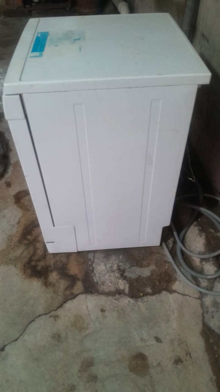 غساله مواعين لبيع سعر 350الف نظافه100%
شراي خابر ***********
