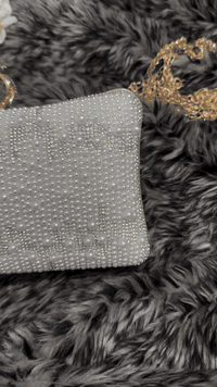 متوفر حقائب كرستال و شذر 
معدن ثقيل 
سعر جملة 
سعر القطعة 17 الف 
الي يريد يتواصل 
***********
