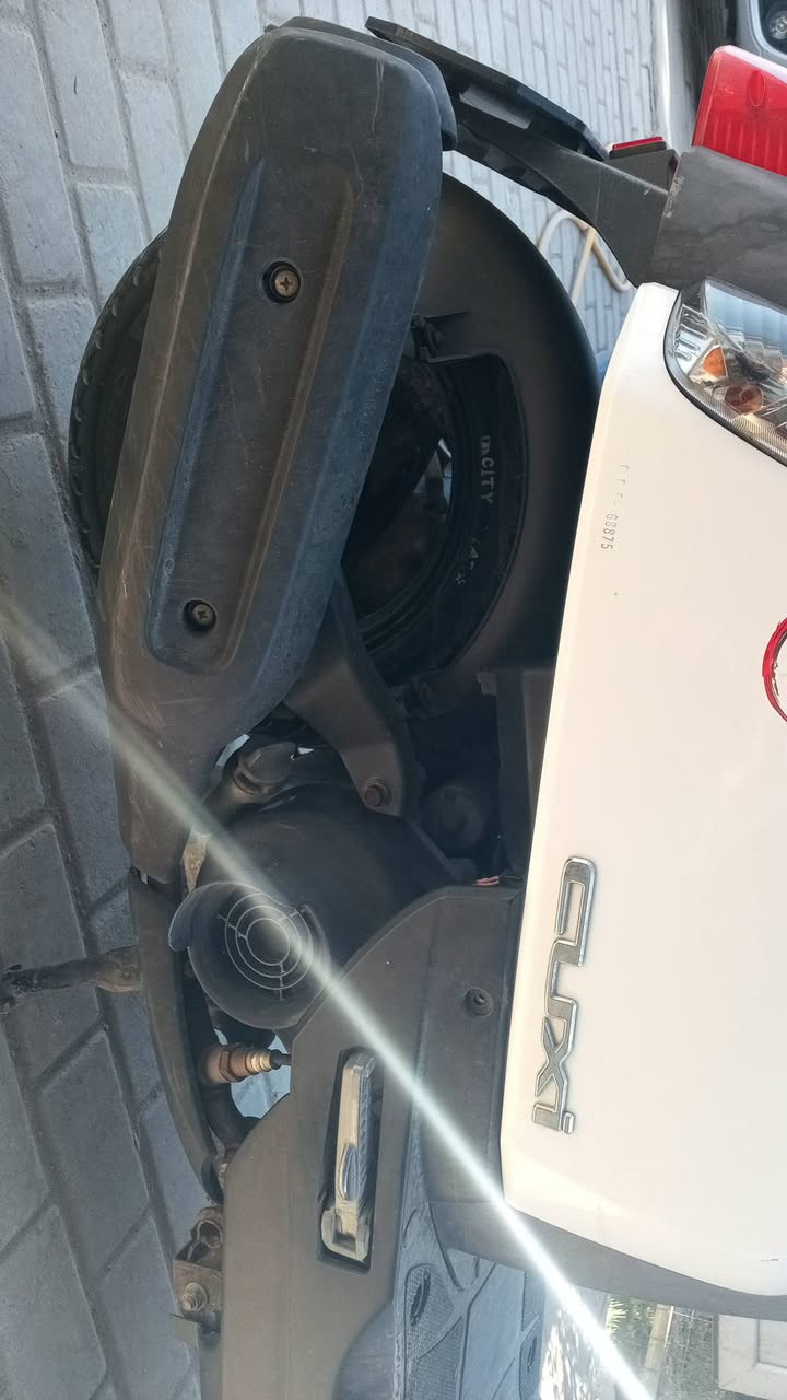 سلام عليكم ماكس بوليسي مودل 2014 دراجه مال رمبه بعده بكارتون مامشيه بانزين ودهن ليابان لون ابيض ختم واحد  كربلاء  للبيع فقط شراي اتصل ***********
