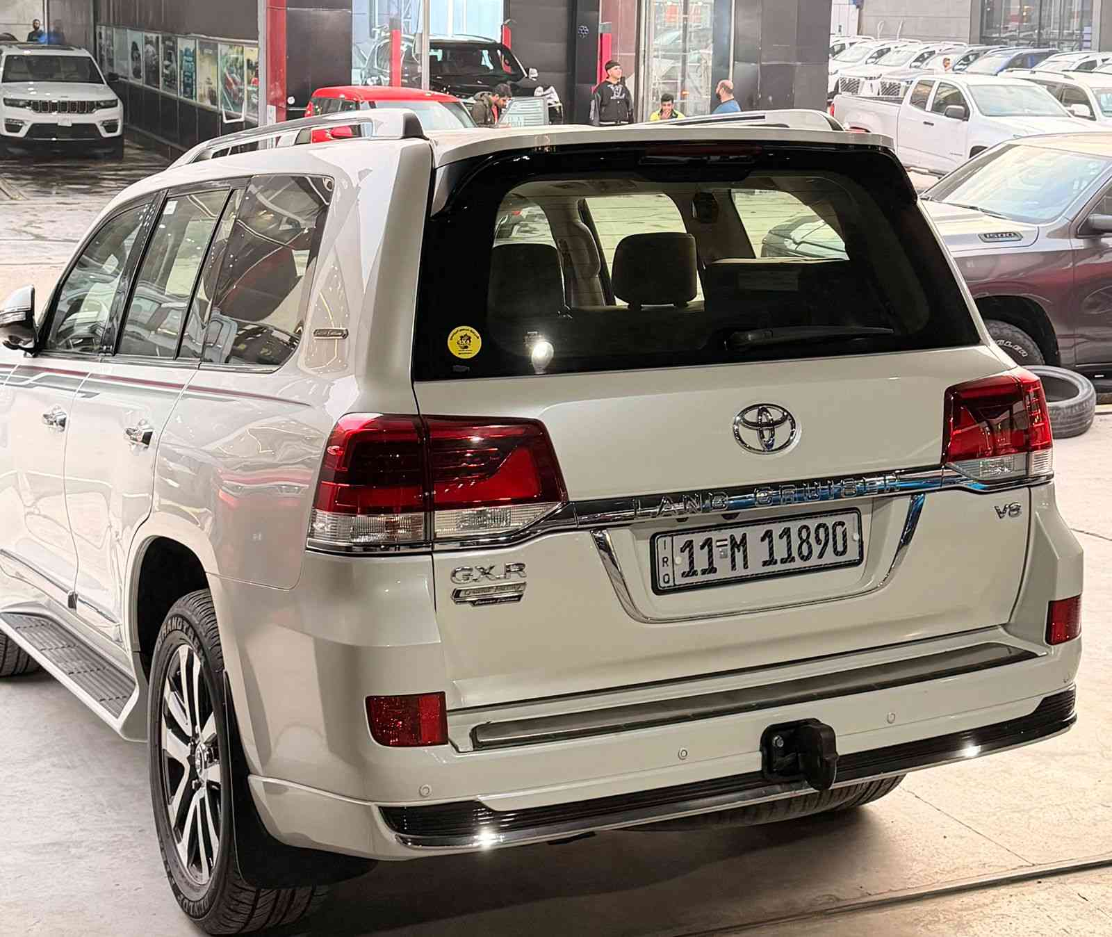 لاندكروز 2021 بحريني v8
 لون ابيض رقم بغداد كفالة عامة
 ماعدا الجاملغ الأمامي جهة الصدر بي 
بارد السيارة ماشية 145 الف
فول فول مواصفات شاشة كبيرة لمس كاميرا 
حاسة رادارات كشن جلد كشن كاراباي بصمة 
 تشغيل عن بعد تحكمات ستيرن بلتوس اوكس
 كار بلي أوتو ستوب للتحذيرات تبيرد مركزي
 تحديد سرعة محرك 8 سلندر
رقم صاحب سيارة ***********
