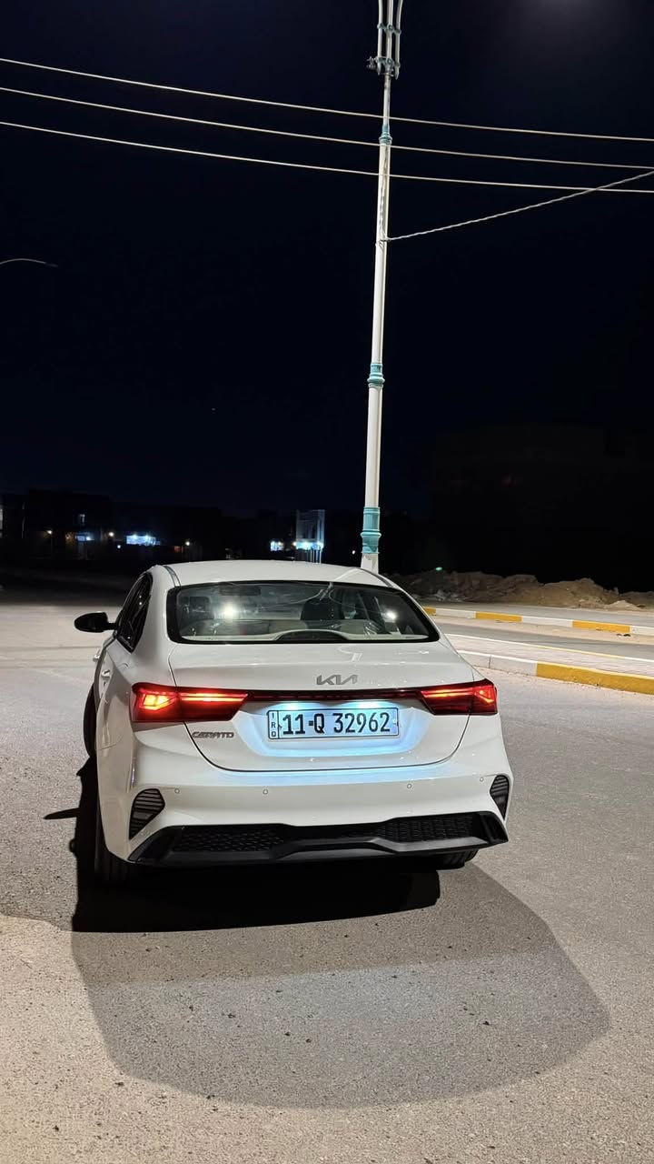 السلام عليكم
كيا سيراتو موديل ٢٠٢٤ 
مكفولة كفالة عامة ماشية ١٠ الاف فقط 
رقم بغداد 
گير ٦ نمر 
مكينة ١٦٠٠ 

مواصفات السيراتو العادية 
حساسات خلفية 
داخل لونين 

السعر ١٧٥ $

للتواصل 
***********
