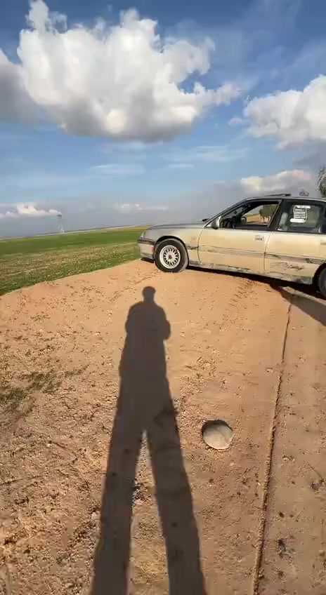 سلام عليكم سياره وبل وميكا حجم 20 كير محرك طخم كلو شرط سياره مصبوغه جماليه سعر 40 وبيهه مجال اي استفسار الاتصال على هاذا رقم ***********
