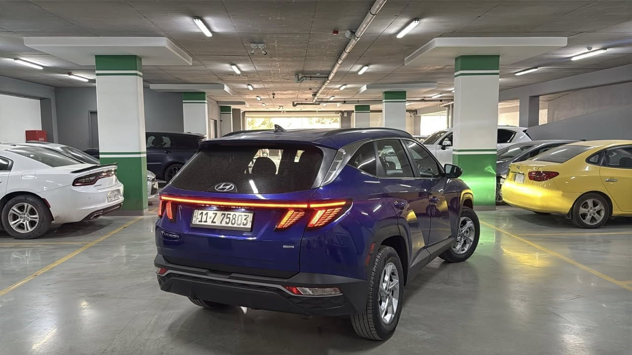 توسان 2023 وارد أمريكي رقم بغداد ترقيم جديد ماشيه 60 الف حادث حافه البنيد وربع دعاميه  وصاير صبغ بحافه الجاملغ والباب دواخل كلها سليمه وكله صلي ايرباك ستيرن السياره جديده جدا بالعافيه ع الي ياخذها 
بصمه 
اشاير مري
كشن كهرباء + تدفعه كشنات
صندوق كهربائي
4 وضعيات قيادة 
رادارات 
تشغيل عن بعد 
وبيها بعد هوايه مواصفات السياره جاهزه من كلشي وتخم تاير جديد قبل يومين شديته مصترف عليها فلس 
سعرها 195 بيها مجال قليل مكان السياره كراده داخل 
رقم هاتف ***********
