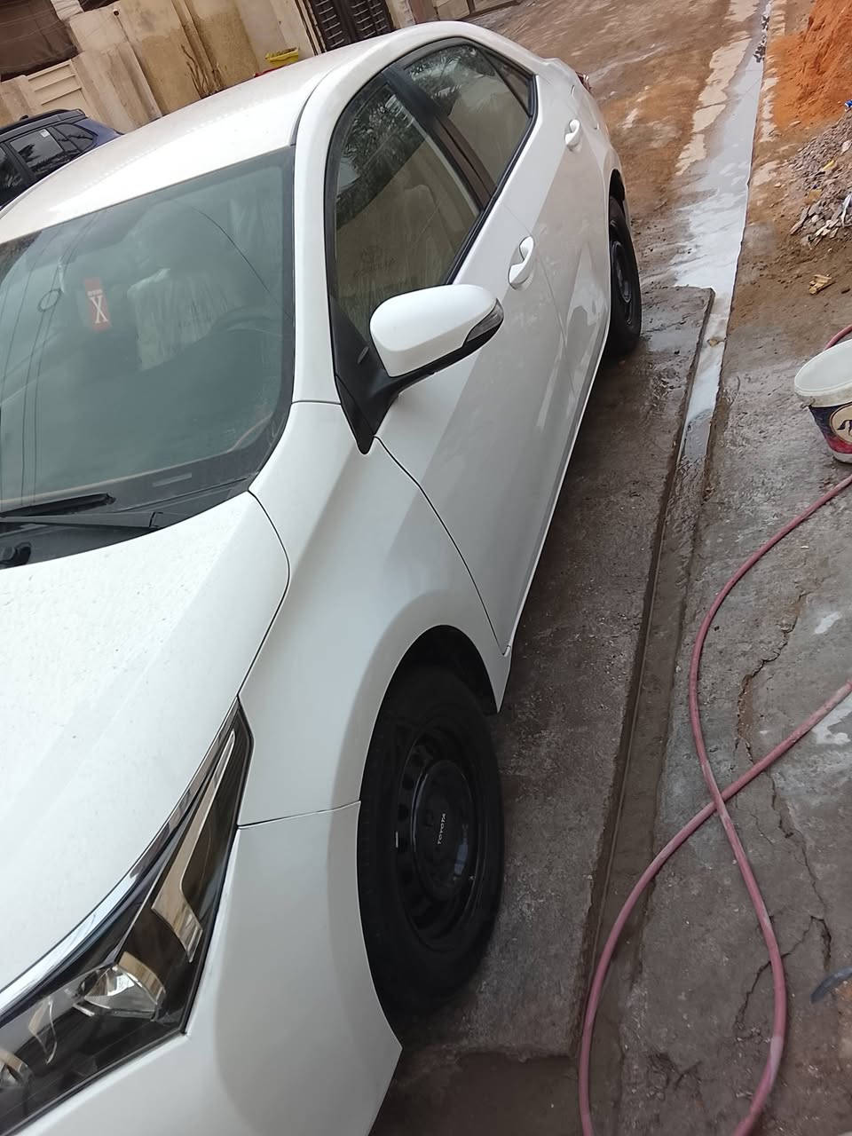 السلام عليك كورلا موديل 2015خليجي الشركه العامه السياره مكينه 1600/بيها صبغ من باب لبانزين  باب لخلف ابو دراجه طخه خفيفه فقط لباقي مكفول السياره داخل لونين حلوه سياره كير مكينه خير من الله العنوان بغداد الدوره
ممشاها195كيلو 
السعر 143بيها مجال قليل
رقم مبايل ***********
