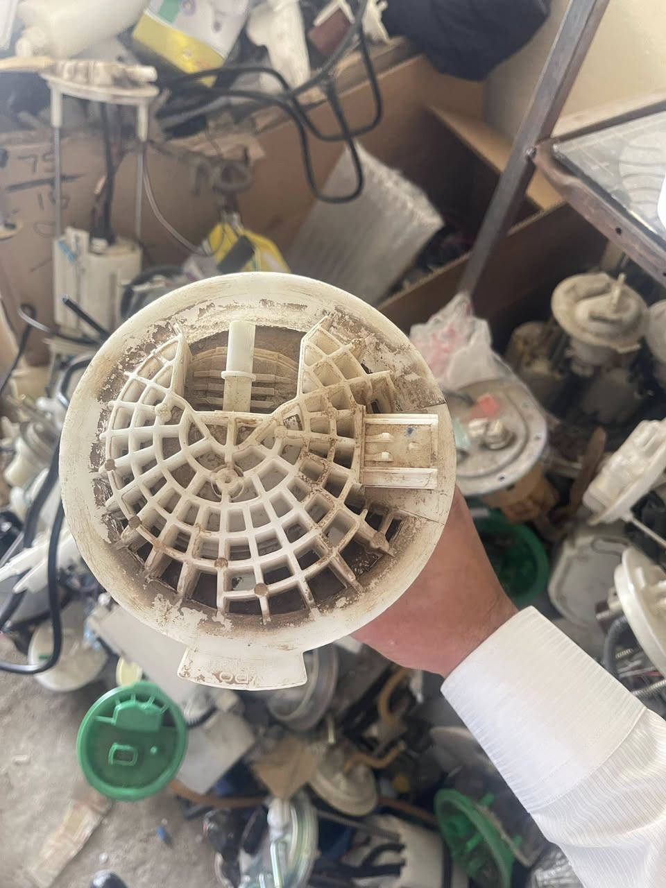 السلام عليكم متوفر قواعد فيت بم عبوة كامله دورنكو شكل قديم اصلي تفصيخ سعر ٥٠ الف *********** توصيل موجود
