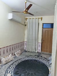 نص قطعه قطاع 28 / 72 متر لبيت مدخلين ستقبال معزول وهول وغرفه وترك وصحي...