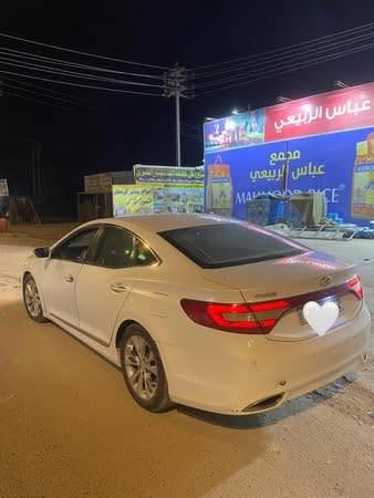 ازيرا ٢٠١٣ بيها جاملغ وبنيد بدون كصه بدون كصه كلك متومه ادوات ادوات مناسبه وجديده كير مكينه حداديه بشرط للأستفسار***********
