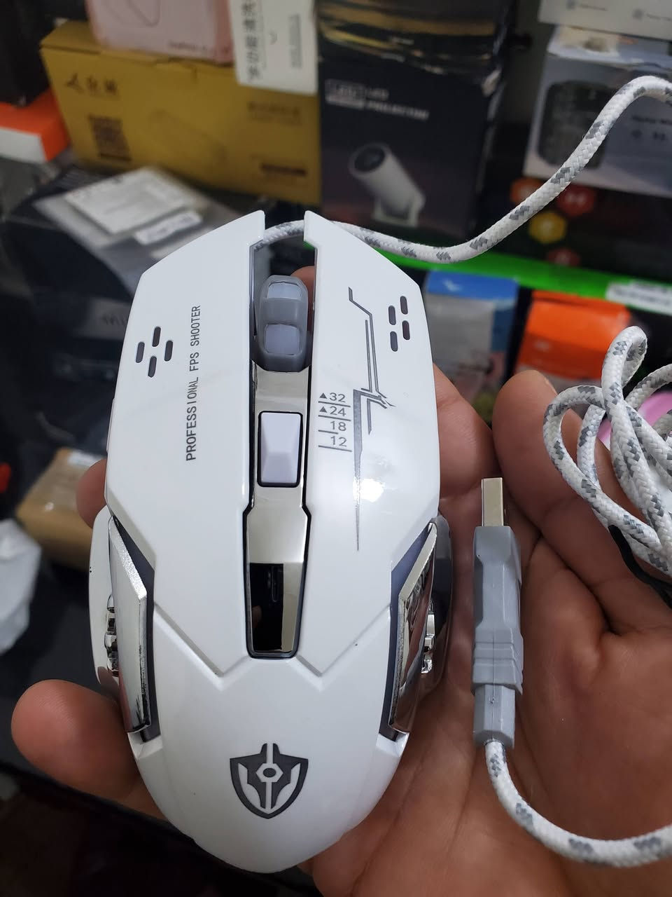 ماوس العاب احترافي سلكي RGB من شركة (شيبادو) انطي سعر وبالعافية. للتواصل خاص او واتس ***********
