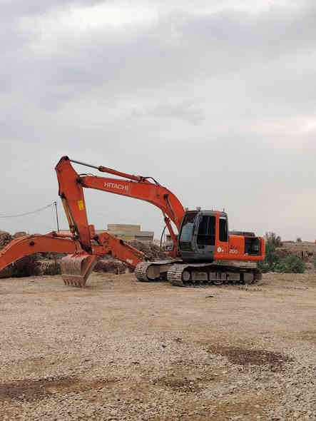 للبيع حفاره زت  موديل 2003     ***********.   
*********** مكان واسط عزيزيه
