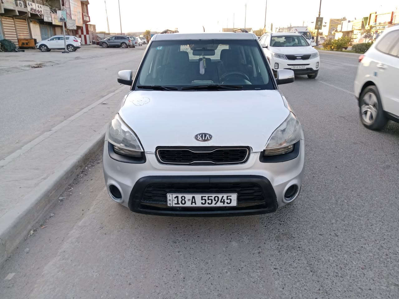 السلام عليكم للبيع كيا صول موديل 2013 سيارة جاهزه كير مكينة حداديه تبريد كله جاهزة سنويه جديدة اوهزه جديده باسمي مكينه 2000 دوش سيارة جديدة بيه مكانات صبغ بسيطه ابيع على السونار السعر 88 مكانه حله الاتصال ***********
