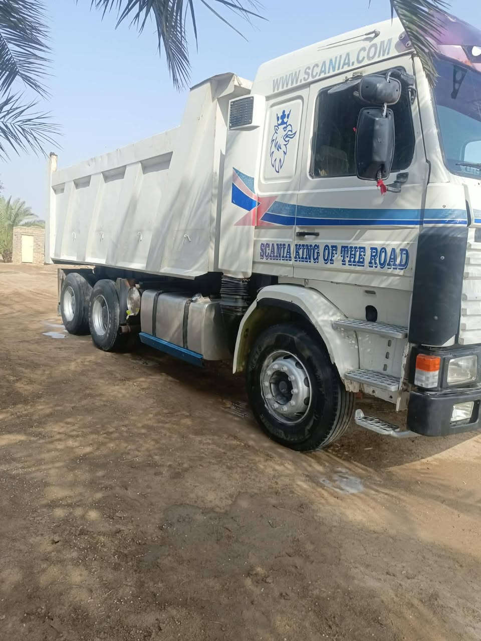 نعيد النشر بسب الوعد الكاذبه 
سيكانيا للبيع مديل ٩١ مكينه ٨ لاتنقيص ولا تبخير مجموعه مان نص سيارة جاهز لشغل توه معمرة رقمه قادسيه باتريات جدد كهربايتات كله شغاله سيارة نضيف رقم الهاتف *********** مكلف لنشر خاص ماجواب
