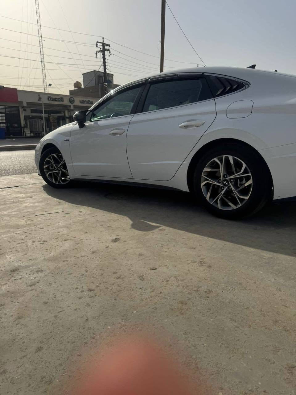 *********** واتساب فقط
سوناتا امريكي 2020 
محرك 2500 -( قبق جنطة فقط بدون دواخل وبل عراق جاملغ امامي جهة السايق مبدل 
 بدون دواخل
بدون ايرباك( ايرباك سليم ) 

ماشيه 85الف كيلو
بصمه
ويل كروم 
داخل لونين 
دبل شاشه
شاشه كار بلي 
كيج دجيتل
كير بيانو
تشغيل عن بعد
نظام سبورت
فول رادار امامي و خلفي 
مانع حوادث
كاميرا
قياده ذاتي
تحديد المسار

نقطة العمياء
لايت زيون
لايت ليد
حساس خلفي
كشن  هيتر
كشن  كهربائي
حجر كزوز بلادي
