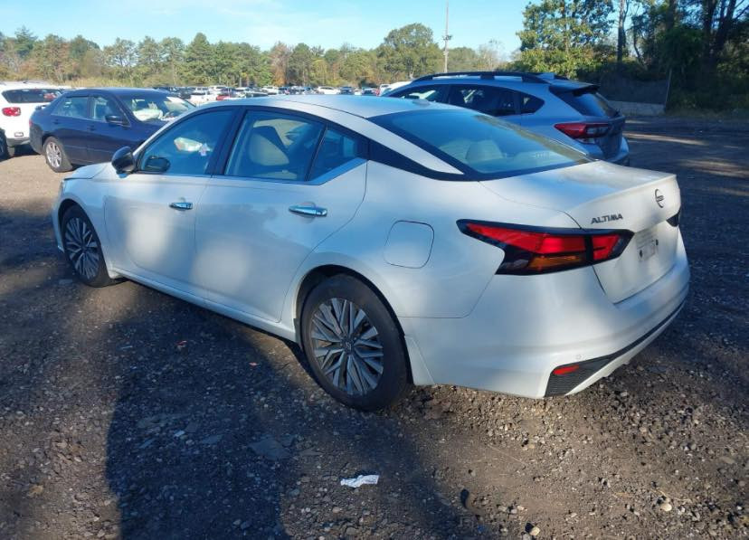 نيسان ئاڵتیما 2024 sv
بجم والخلف كبس بدون دواخل 
داخل كريمي ماشية 20 الف 
جاملغ و ربع من بونيد صبغ بدون دواخل حادثه خفيف و  من جانب 
مدة الوصول 12 يوم 
بدون رقم دخول من اقليم
صور الحادث موجود 
للحجز *********** واتساب
