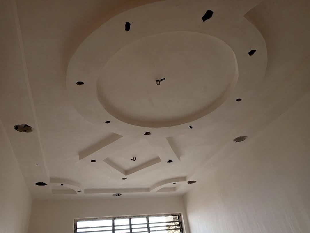 اني عدي كادر خلفات لبخ وبياض وجص شغل درجه وله بيه وساب***********
