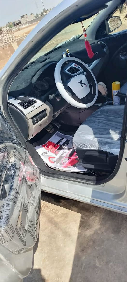 رينو ٢٠١٢فول مواصفات كير ومحرك مكفولات محرك ١٦٠٠ كير اوتوماتيك تخم لايت زنون اصلي صبغ عام جماليه باتري جديد صدر جديد سياره جاهزه من كلشي بدون اي نقص سياره احلى من الصور تدفئه تبريد شرط التحويل والوكالة عنواني ديالى خانقين *********** سعره ٦٥ورقه

