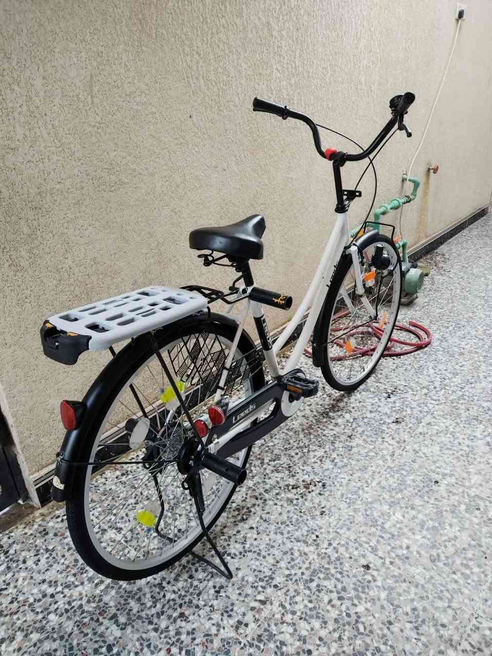 بايسكل ايدز ياباني باله كفاله شراي خاص غالي بايسكل مشتري  غالي ومتعوب عليه محتاج اريد ابيعا مكاني بصره  خاص او واتساب مو شراي لايجي غالي بايسكل ***********
