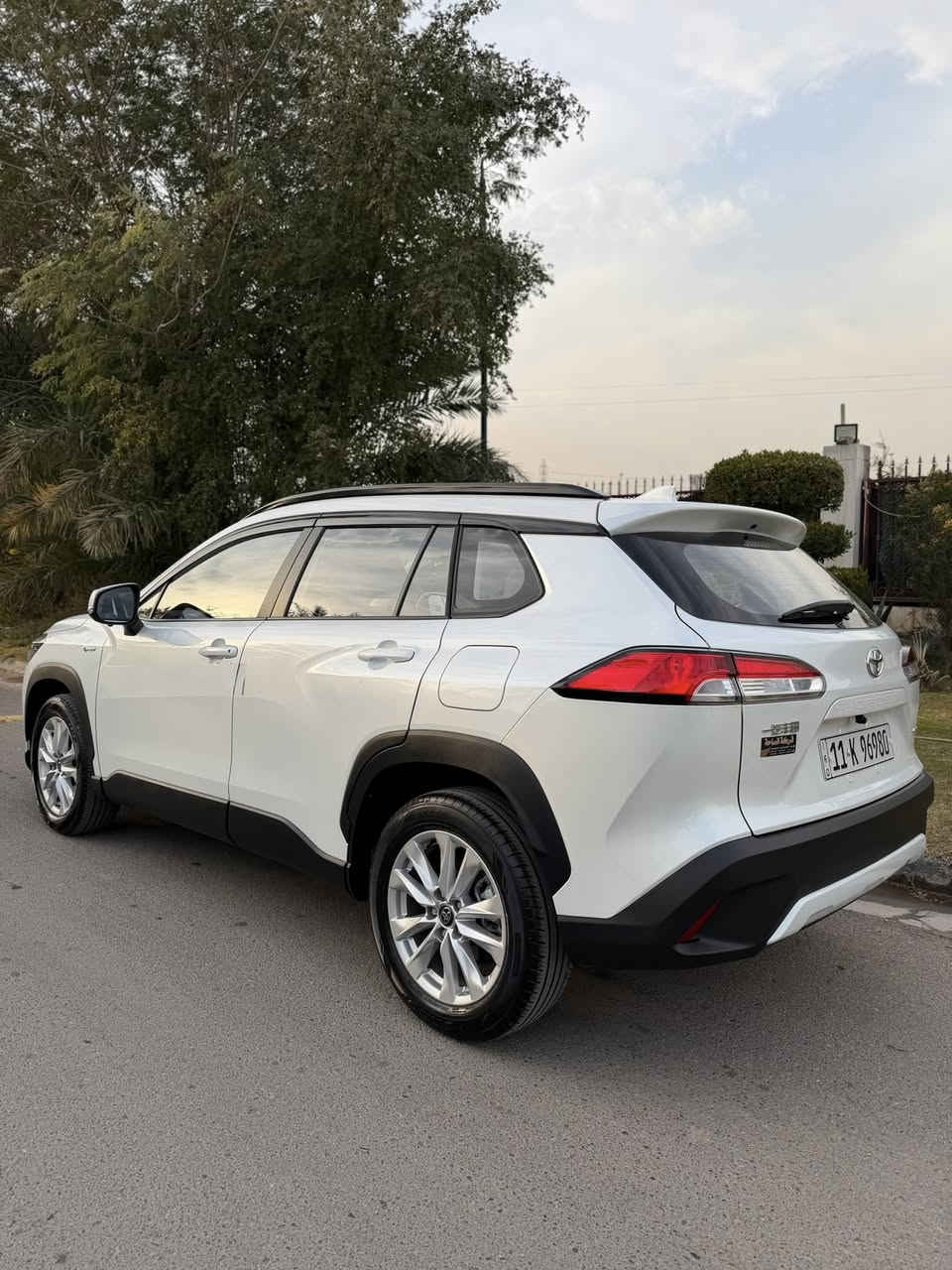 السلام عليكم 
كورلا كروز الفول مواصفات 
موديل 2025

ماشيه الفين فقط 

رقم بغداد باسمي هزه وسنويه وارقام كلها جدد 

(سويجات الشركه + الارضيات كلهن جدد وياها )

فول مواصفات 
جلد لونين 
كشن كهرباء 3 حركات
اربع كامرات 
بلوجكتر
اريل نفكيشن 
حمالات سقف
مطريات بلادي
سلايد 
بصمه 
تحديد مسار + رادار امامي 
اتو هولد + سايد بريك بصمه

كفالة عامة من كلشي

رايدها ب27 و300 وبيها مجال  
مكاني بغداد حي الجامعة وهذا رقمي ***********
*********** واتس اب
