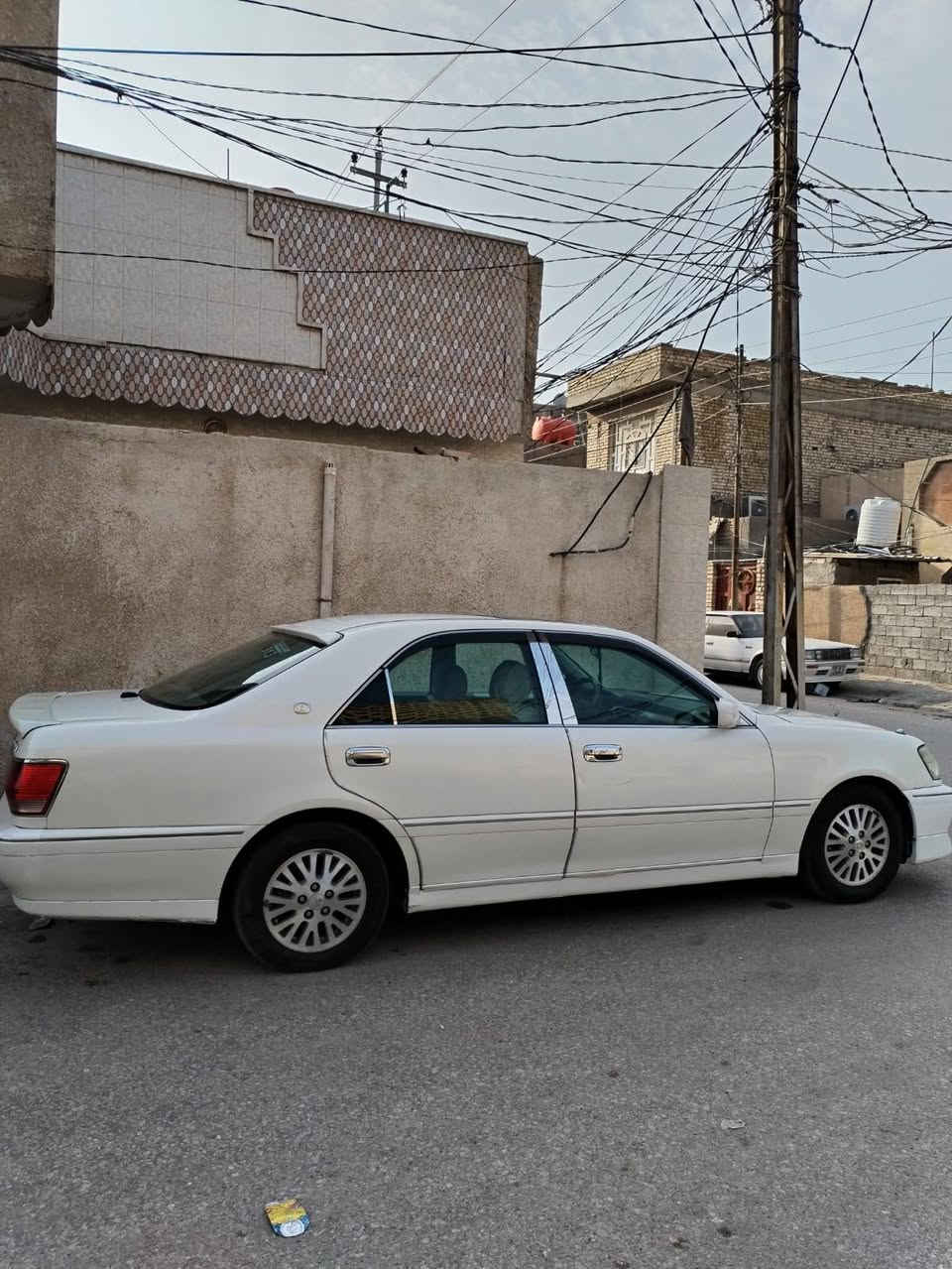 سلام عليكم حبايب البيع سياره ملكه رقم واسط رقم دولي تحوير نجف فوك  وجوه بسمي السياره مكفوله من الكص والضربه والعيب الشرعي والصوليات مداور بكل مكان مواصفات السياره ثلاث دكم فتحه كرستال المكان السياره النجف التصال على الرقم ***********
