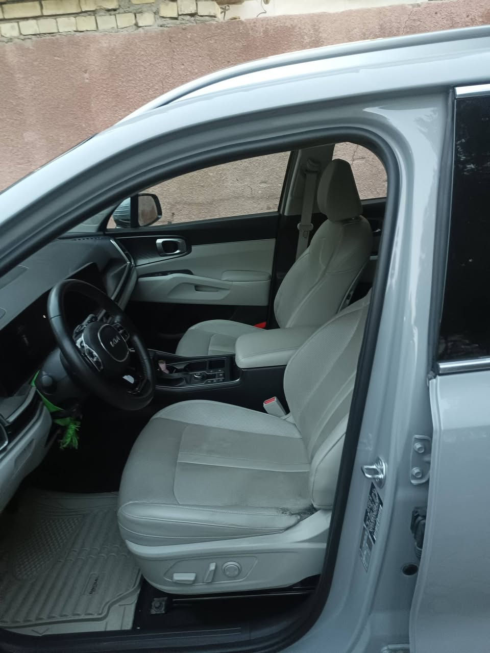 سورنتو موديل 2024 فول مواصفات وارد امريكي حادثها جاملغ الأيسر مبدل نفس اللون 
للبيع او مراوس بتاهو للاستفسار ‏‪***********‬‏
