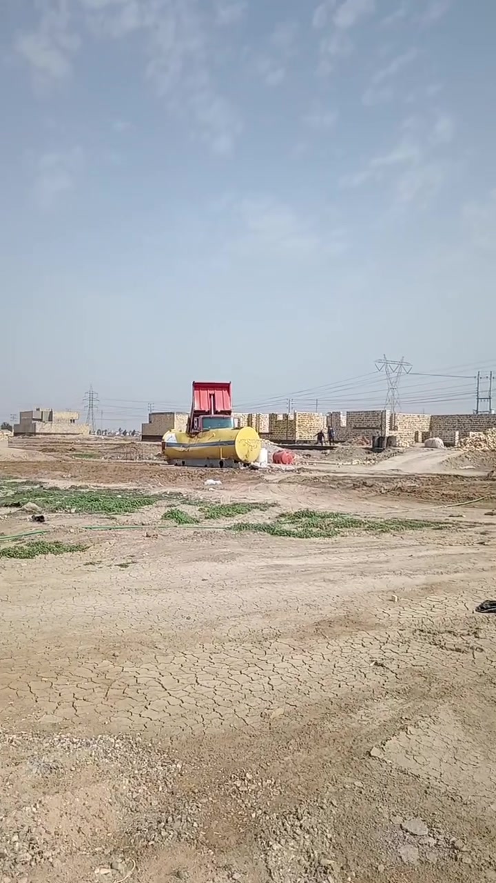 سلام عليكم بيت  طابو صرف مساحه ٢٧٣م بناء جديد طابوق جمهوري مال النهروان مقابيل الإمام غرفتين وصالتين واستقبال ١٠م ومكان سياره وحديقة ٣٠م للتفاصيل أكثر الاتصال على الرقم ***********
