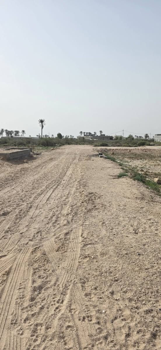 🔥 قطعة أرض للبيع في الجزيرة – باب الهوى 🔥

📍 الموقع:
خلف مدرسة جبل الصبر
منطقة هادئة ومناسبة للسكن وقريبة على المدارس والخدمات

📐 مساحة القطعة:
100 متر

✅ تفاصيل العقار:
▫️ طابو صرف زراعي باسم عراقي
▫️ المالك من أهل الجزيرة
▫️ وكالة + مكاتبة + نسخة من الطابو متوفرة

🛣️ الخدمات والبنية التحتية:
💧 ماء
⚡ كهرباء
🛣️ تبليط
▫️ الشارع الرئيسي 12 متر
▫️ القطعة على شارع 9 متر

💰 السعر:
15 مليون قابل للتفاوض 

🌟 فرصة ممتازة للسكن أو الاستثمار بسعر مناسب وموقع مميز

📞 للاستفسار أكثر:
*********** البصرة, العراق
