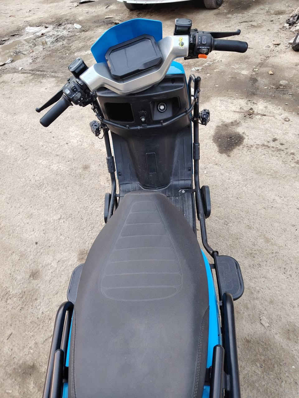 ***********
سرعتهة 90 كير 3 نمر للبيع سعر 850 وبيهة مجال مكاني بغداد الدورة..
