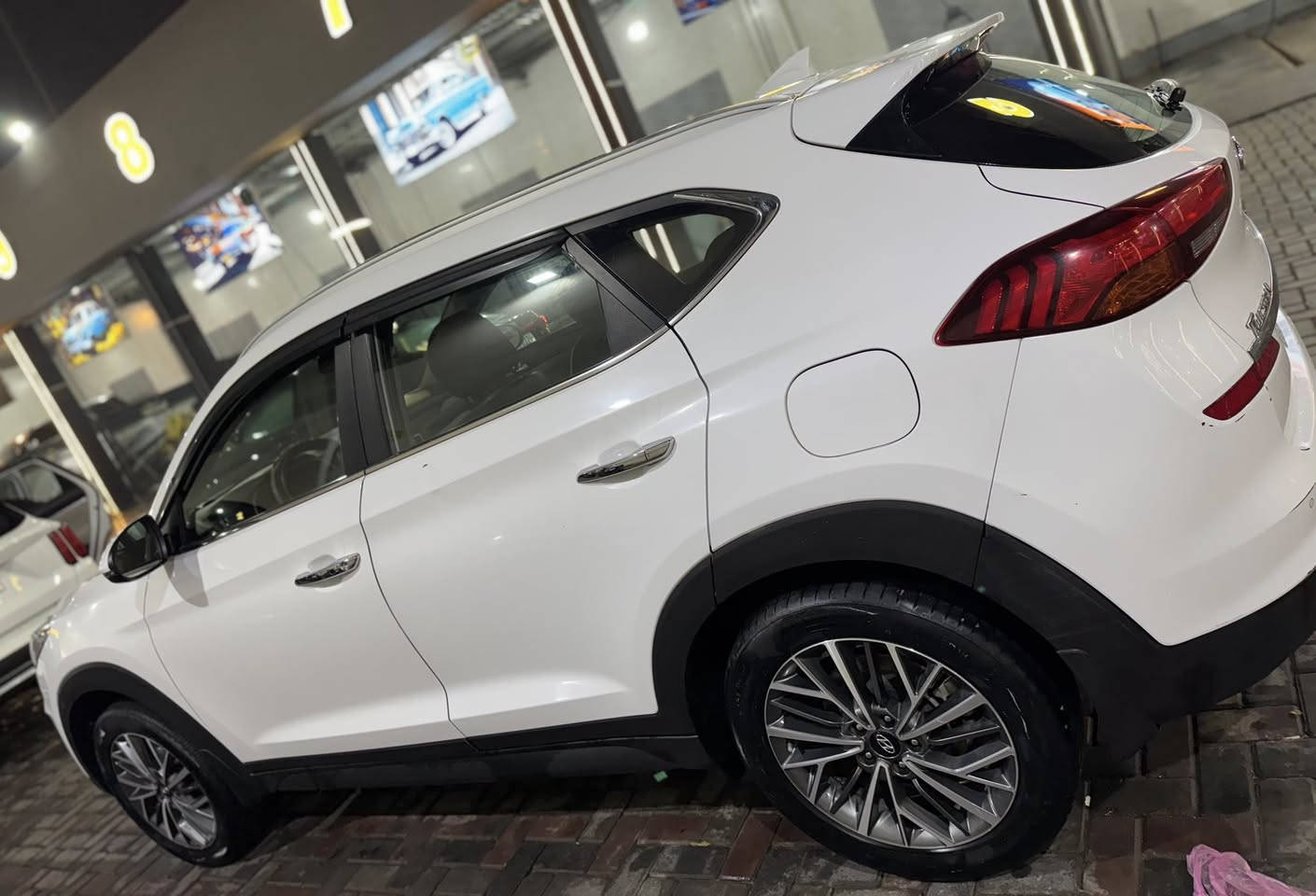 اللهم صلي على محمد وال محمد

السلام عليكم 

اقرا التفاصيل كامل وشوف الصور وراها خابرني تشلع عيوني سيارة   

توسان 2019خليجي  

السعر١٩٣ مجال بيه مجال بسيط

 ماشيه  ٨١ الف كم  حقيقي محرك كير وضع شركه برغي مامفتوح 

(حادثه بسيط جاملغ خلفي فقط 
واكو رصعه ب بنيد ع حطته وصور سياره واضحه )

مواصفات 1/1 
عدا بونراما

تشغيل بصمة 
بيبان بصمة  
مقاعد امامي كهرباي 
شاشة كبيرة 
شحن لاسلكي 
3وضعيات تشغيل 
ايكو/سبورت/نورمل 
قطعتين تبريد 
حساس امامي
حساس خلفي
يدات نيكل مع الاضاءه 
بصمات ثنين 
بصمات بالبيبان 
تخم تاير جديد 
كراسي كهرباء 
مري شفط 
السنويه مجدده جديده باسمي 

السياره استعمال منزلي ع كد الدوام 

صدر امامي خلفي وضع شركه جديد 

السياره مكفولا من صبغ وتبديل حته الدعاميات 

مكان السيآره الشعب حي التجار


**إذا كنت صاحب هذا الإعلان وتريد حذفه لأي سبب، رجاءا أرسل رسالة إلى الدعم الفني**