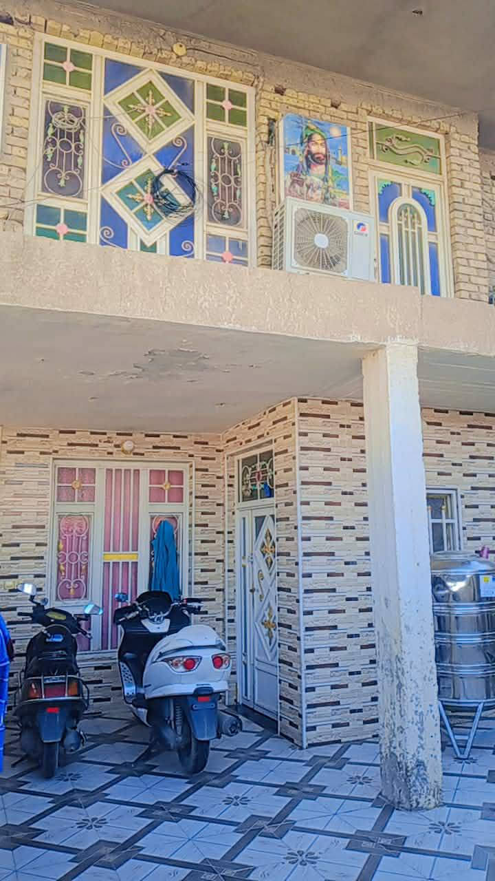 بيت مساحه 200 كوت حي الجهاد في الجمعيه شارع محطة الغاز قرب مدرسة الشهيد داود بيت ركن خمس غرف ومطبخين صحيات بالطابق الأرضي والطابق الأول بيت مامحتاج كلشي يجي ويكعد بيه مايذب عليه ولا فلس.. التفاصيل بالصور.. السعر الاتصال على الارقام... 
‏‪***********‬‏
‏‪***********‬‏‏‪
‏‪***********‬‏
