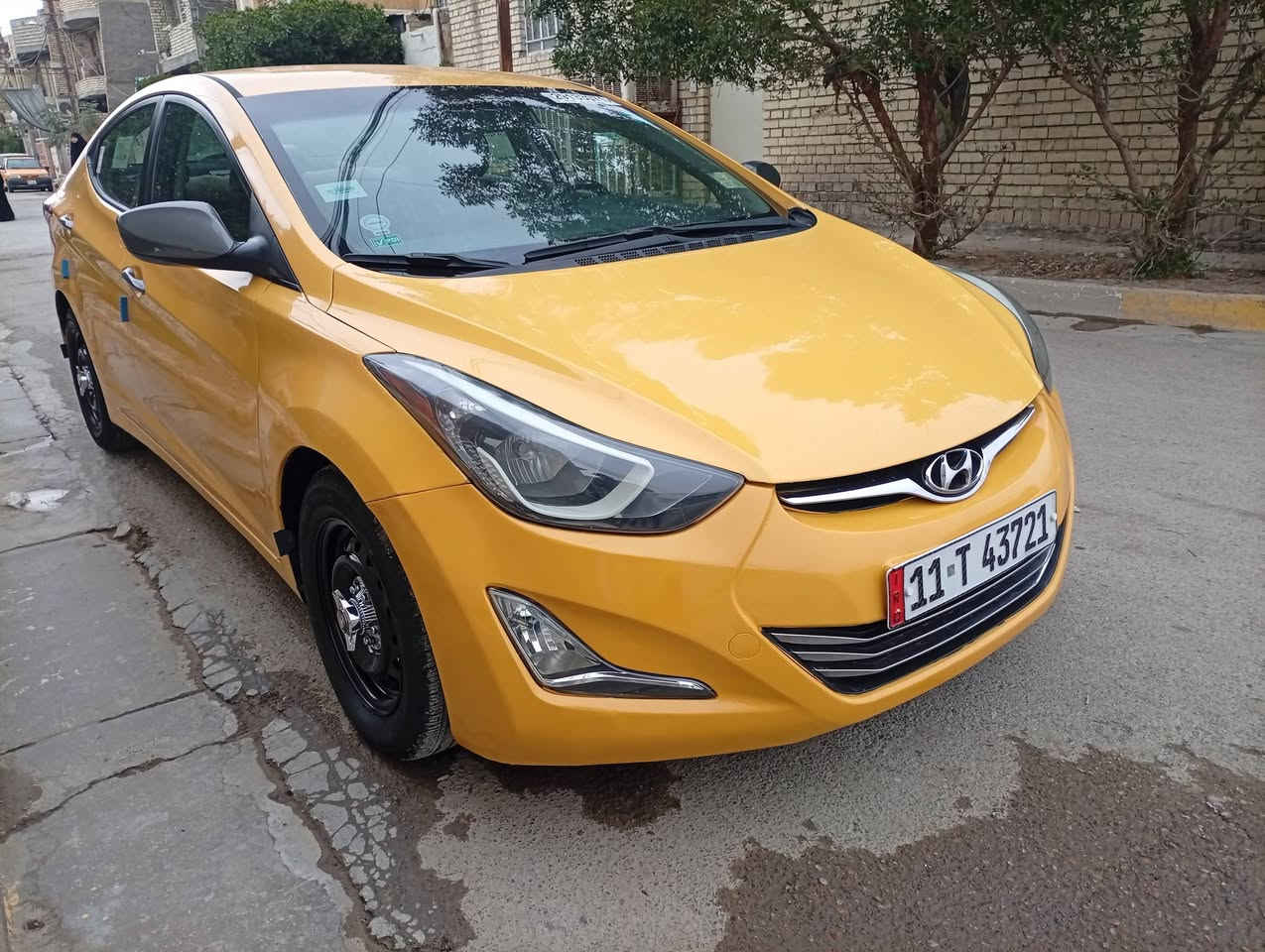 النترا ٢٠١٤ امريكي 
بيها تبديل بنيد وباب بدون دواخل 
مكينة وكير وصدر وتبريد مابيهن نقص
السيارة متصرف عليها ربع 
السعر ١٠٥ وبيها مجال 
***********
