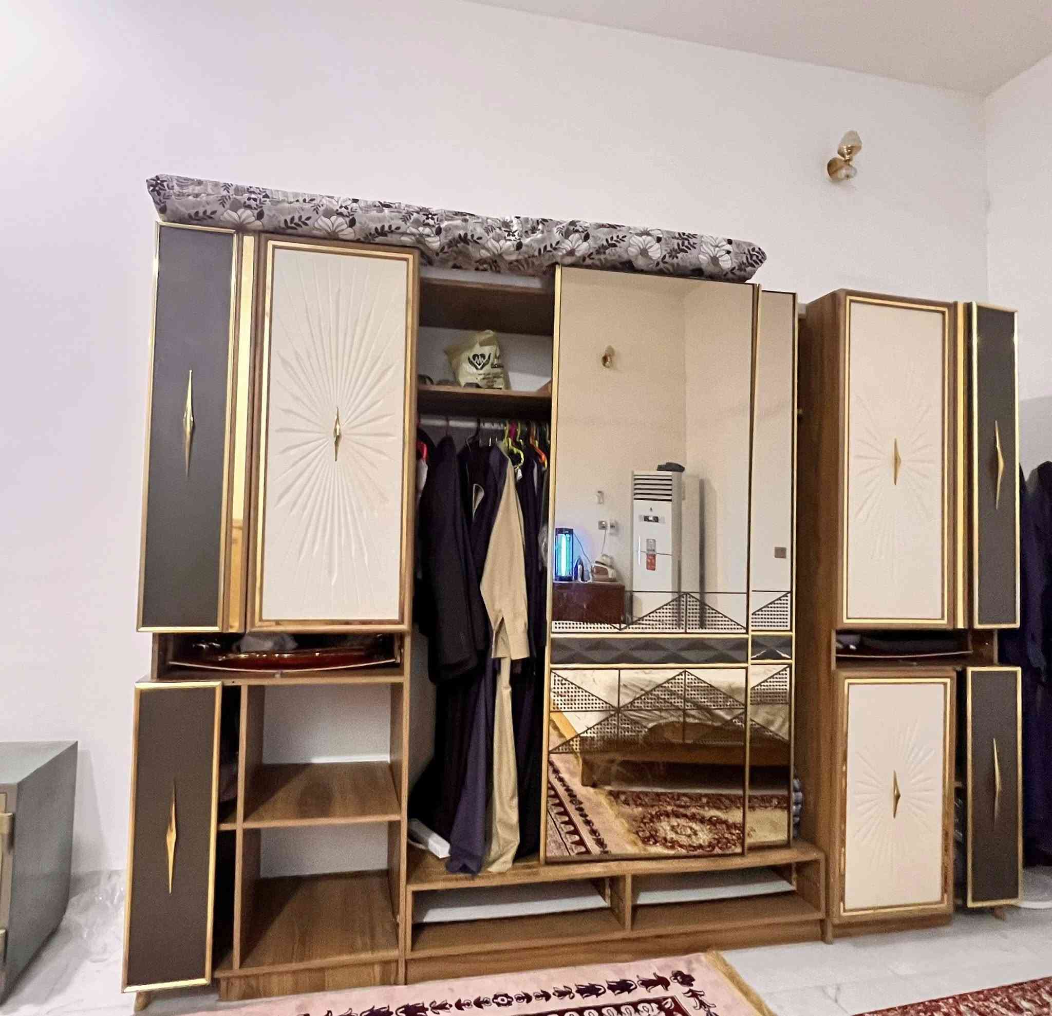 قطع غرفه اخشاب للبيع
كنتور✅
جربايه حطاطه✅
ميز كومدي✅
السعر 750 وبيها مجال
التواصل أو الاستفسار ***********
