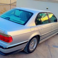 ((( BMW)))  (((نظيفة جدا وجاهزة)))  السلام عليكم  مكانها بغداد موديل ٢...