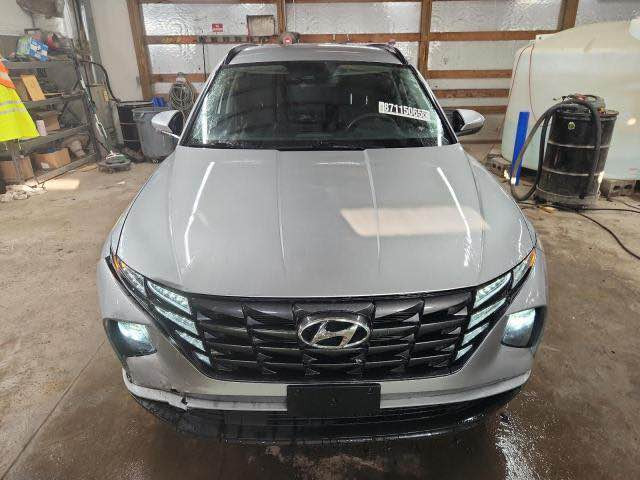 سلام وعليكم 
توسان وراد امريكي موديل 2024 للبيع 
السياره دخول جديد كتاب شهداء ذي قار صاحبه موضف بصحه 
السياره ليبل واحد بدون تبديل وإرباك حادثه تعمير جنطه فقط 
ماشيه 55mi 
مواصفاته SEL
السعر 185$ وبيه مجال 
للستفسار الاتصال  ***********
مكان السياره الناصريه Singapore
