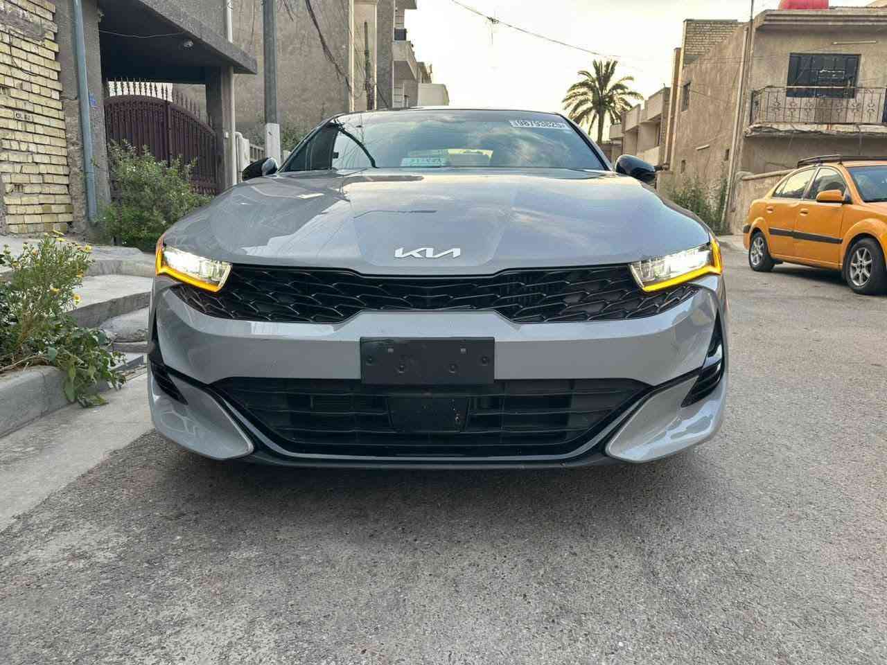 K5 2022 GT-LINE
حادثها بچم بدون دواخل 
محرك 1.6 تيربو
ماشية 73الف ميل
رقم بغداد دولي /شرط وكاله وتحويل 
عليها بوليش ونانو سيراميك يم MFR
فول مواصفات GT-LINE
بصمة تشغيل + بصمة ابواب
رادار امامي وخلفي وجانبي
حساسات 360 درجة
شاشة كبيرة + كاميرا خلفية
APPLE CAR PLAY
بانوراما
مصابيح امامية وخلفية LED
شحن لاسلكلي
مثبت سرعة + تحديد مسار
شباب السيارة كاملة وبدون اي نقص
مكاني الموصل - ناحيه زمار 

***********
السعر 175 بيها مجال بسيط تلعفر, نينوى
