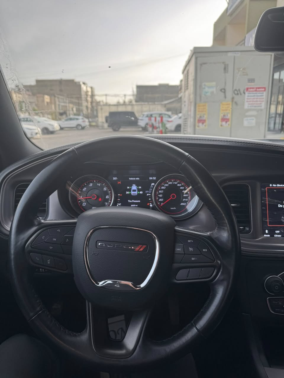 سلام عليكم جارجر للبيع sxt سياره فول موصفات عده الفتحه كشنات كهرباء +تدفئه وتبريد خزن ميموري تخم تاير جديد ماشيه 40km سياره امريكيه كلين تايتل  مكفوله كفاله عامه من البارد ول صبغ سياره حلوه وجديده مكانه بغداد للتواصل ***********
