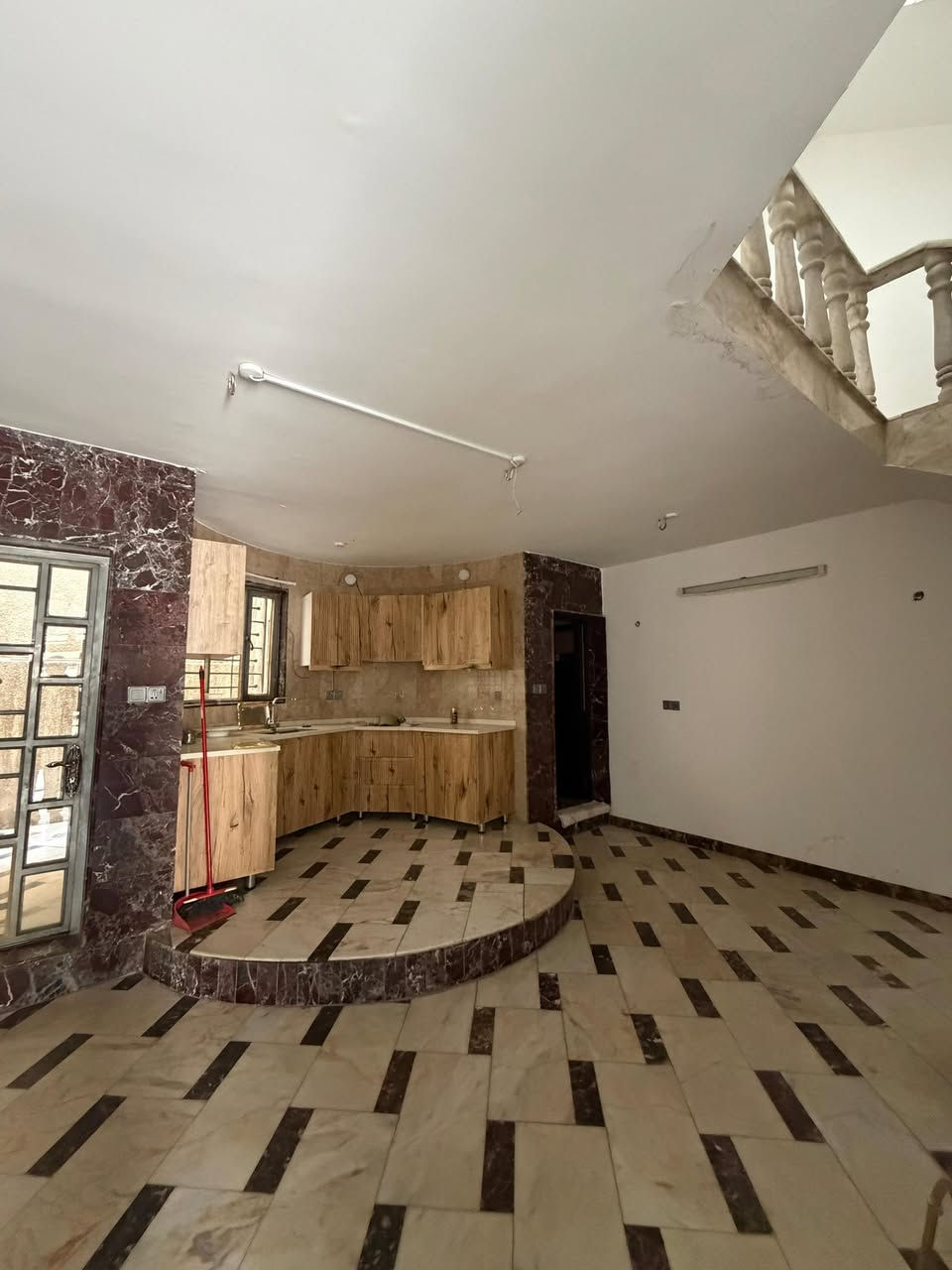 🏠 بيت للإيجار (سكني )
📐 المساحة: 150متر

🏢 طابقين

📍 موقع مميز جداً على شارع عرضه 20 متر(شارع مطعم سماش)

🛏 3غرف نوم

🛋 صالة

🍽 مطبخ

🚿 2خدمات    

الموقع📍:- مربع التصنيع(السيدية)

🔑 يصلح سكن عوائل 

📞 للاستفسار:

(***********)

💐
