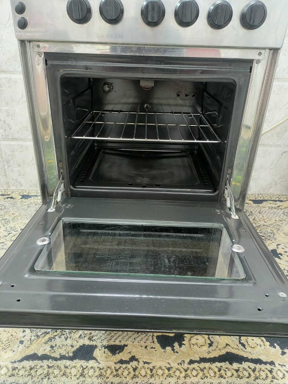 فرش مصري نضيف شوفت العين كوفه حي نيسان *********** سعر 120
