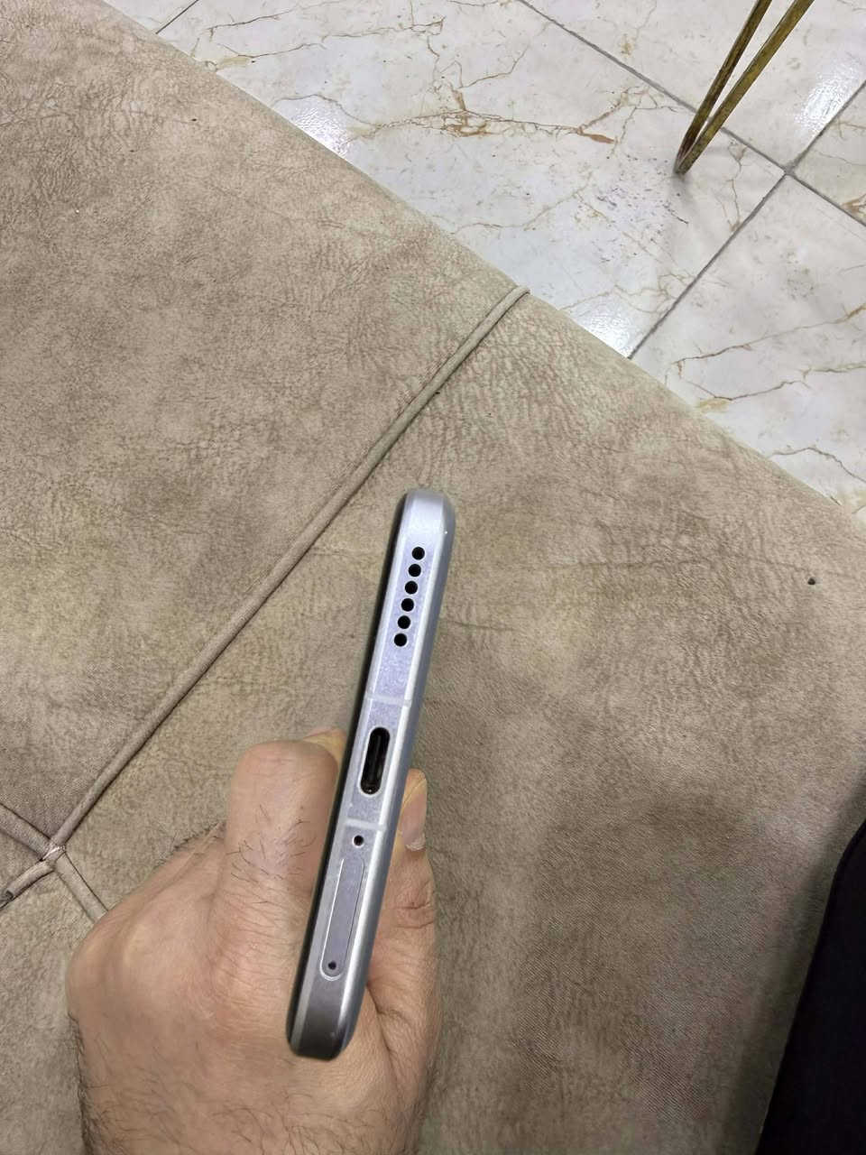 سلام عليكم ورحمة الله وبركاته للبيع مكفول من اي خلل مكاني الديوانية يوجد توصيل حسب الإتفاق سعر نهائي 850  ***********
