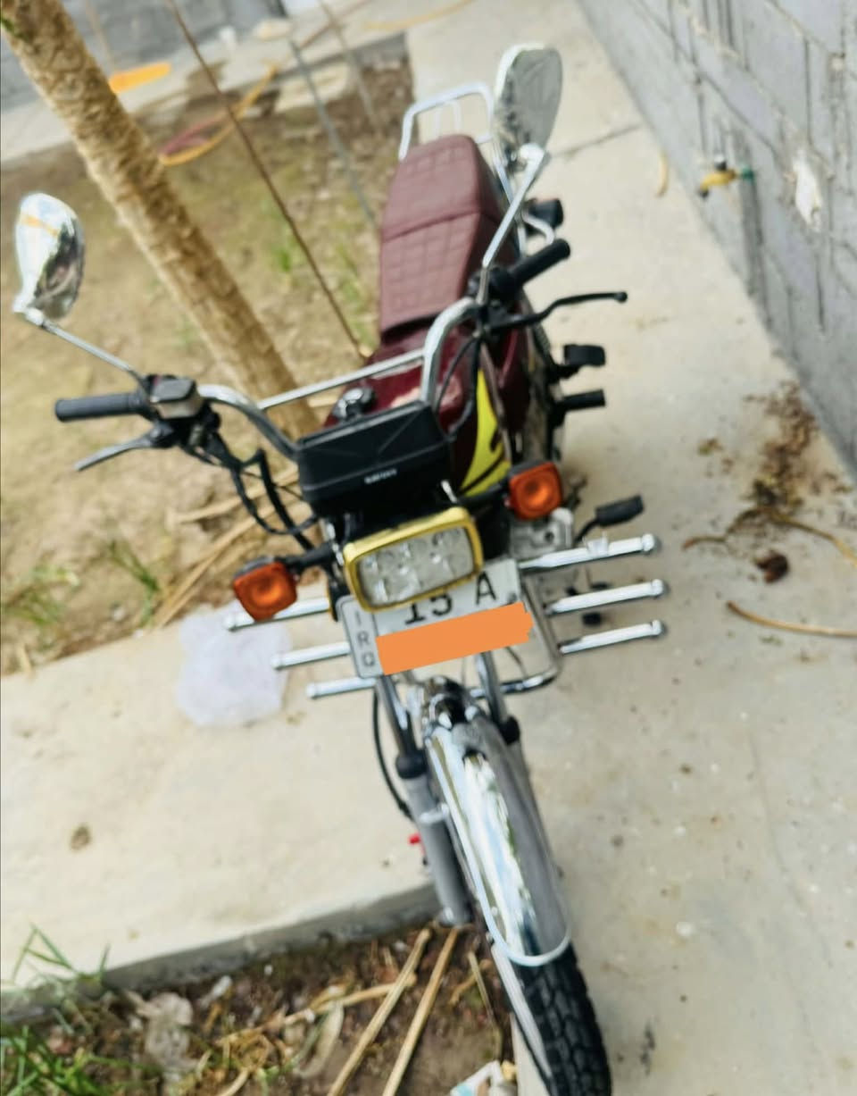 #للبيــع
ايراني موديل 22 مسجل كامل سنويه ولوحات اجنبي تحويل مباشر كامل مابي اي نقص...


**إذا كنت صاحب هذا الإعلان وتريد حذفه لأي سبب، رجاءا أرسل رسالة إلى الدعم الفني**