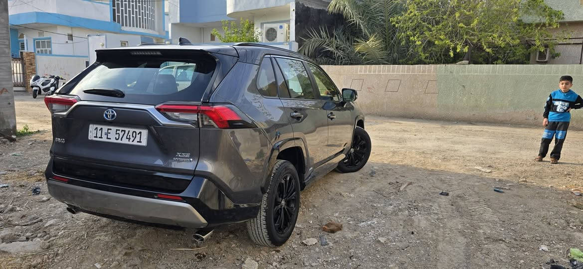 السلام عليكم للبيع فقط
راف فور ٢٣ هايبرد xse وارد أمريكي 
 أعلى. فئة 
فول مواصفات (فتحه انارة داخليه حساسات شاشه الكبيرة كار بلي سماعات مضخم دمام محيطي شحن لاسلكي  انارة لد امامي ع السويج ) 
رقم بغداد بأسمي
ماشية ٤٠ الف وقابل للزيادة 
بدون شواصي وبدون لغود 
السيارة مال جناي خير من الله بعده بريحة الشركه والكاعية مدوشمة مكانها بعقوبة ديالى 
للاستفسار اكثر الاتصال على الرقم 
***********
