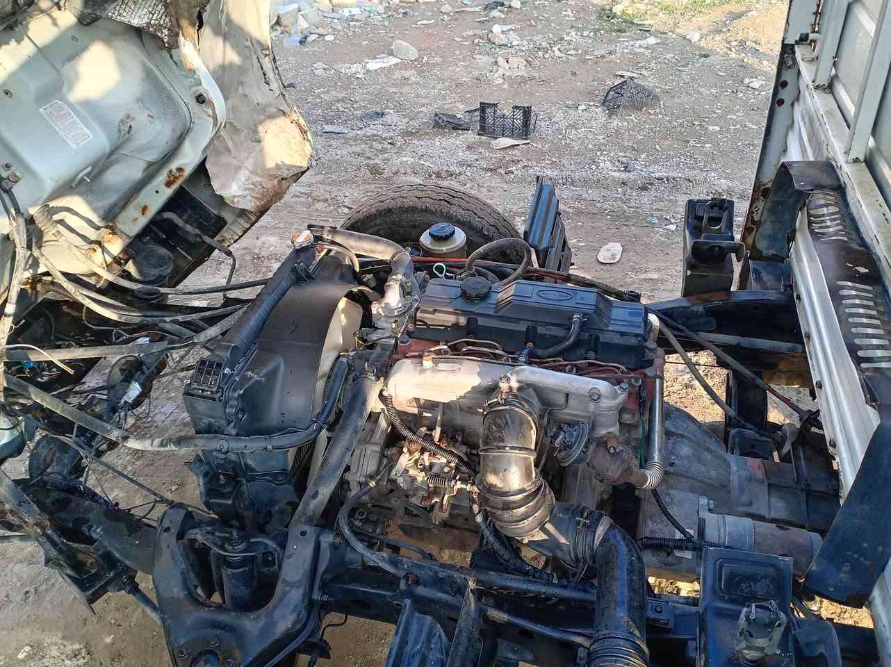 كيا حمل للبيع موديل 2000 نينوى دولي بسمي 78 وبيه مجال   ومحرك كير واكسن شرط وشاصي بي كسر من يم الطبله بيها حصة كاز الاتصال على الرقم ***********
