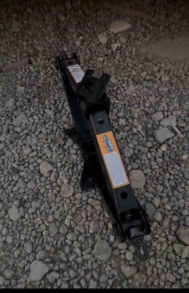 جك سيارة  2 طن جديد لوك بل كارتون #اصلي الي مهتم يتمم خاص 20 للتواصل على خاص او على واتس ***********
