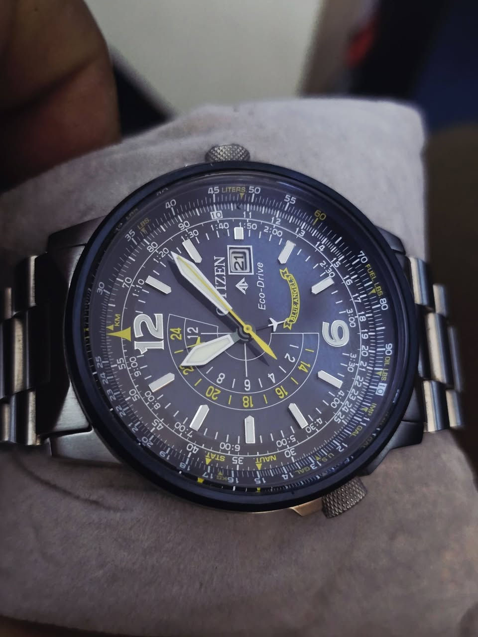 ستيزين بلو انجل 
إيكو درايف شحن ضوئي 
ياباني اصلي 
رنك داخلي متحرك 
سنتر جي ام تي 
اميال لامينوس 
نظيفه  ك الجديد مع العلبه الأصلي والضمان 
قطر ٤٣

٢٥٠ دولار 
المكان اربيل 
يوجد توصيل 

Samer Akeel AlJboory 
https://www.tiktok.com/@samerakeelwatch?_r=1&_t=ZS-92XzzfzgLln


**إذا كنت صاحب هذا الإعلان وتريد حذفه لأي سبب، رجاءا أرسل رسالة إلى الدعم الفني**