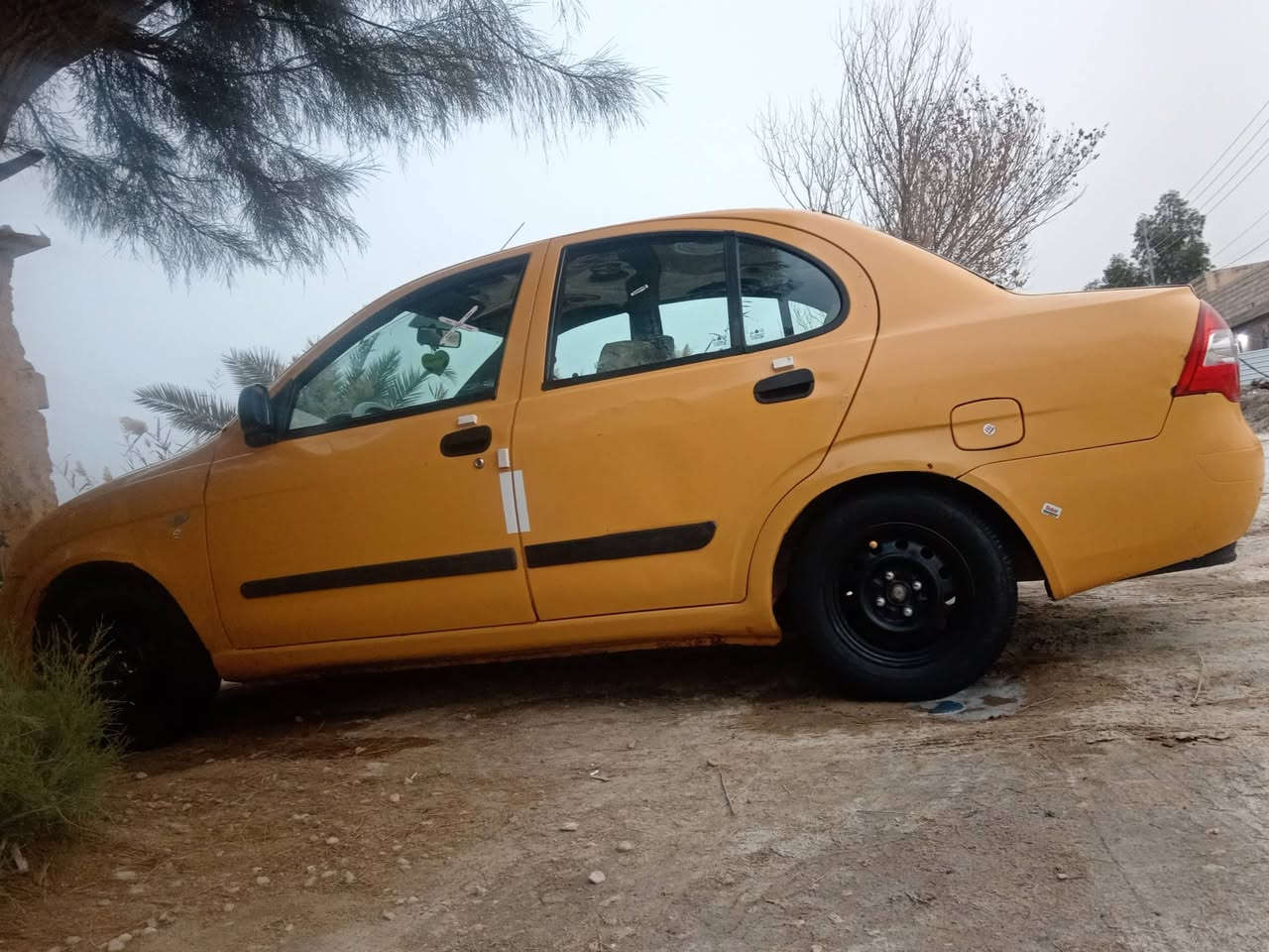 السلام عليكم سياره طيبه تايبا مديل 15 
سياره خير من الله نضيفه كلش حداديه  شاده جديده  كير يخبل تدفه تبريد بس غاز نقص
مكينه بيه خيط رقم نكليزي مصفره هيه وغرامه سنويه لل30سياره جاهزه كل نقص مابيه كبل لشارع
السعر 36 بيه مجال قليل
***********
ما متواجد علفيس مكاني كربلاء الحر
