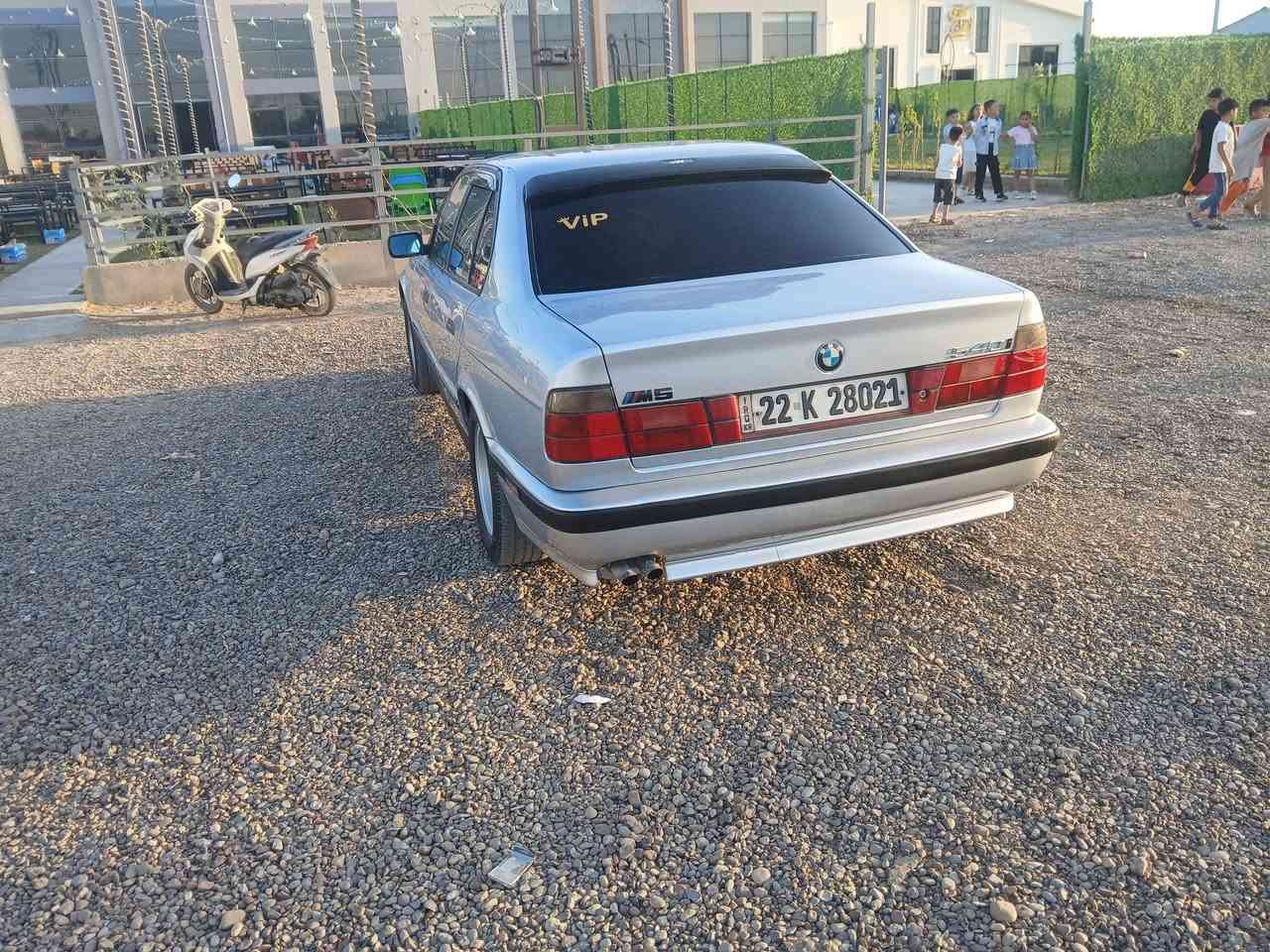 Bmw 525 1990
مسكر 25 اصل 
كير ومحرك كفاله 
حداديه جديده 
تخم تاير جديد
غرفه جلد 
شاشه 
ويل خليه اصلي
رقم اربيل دولي شرط التحويل والغرامات مكاني صلاح الدين الاسحاقي السعر ٦٠ وبيهه مجال ***********
