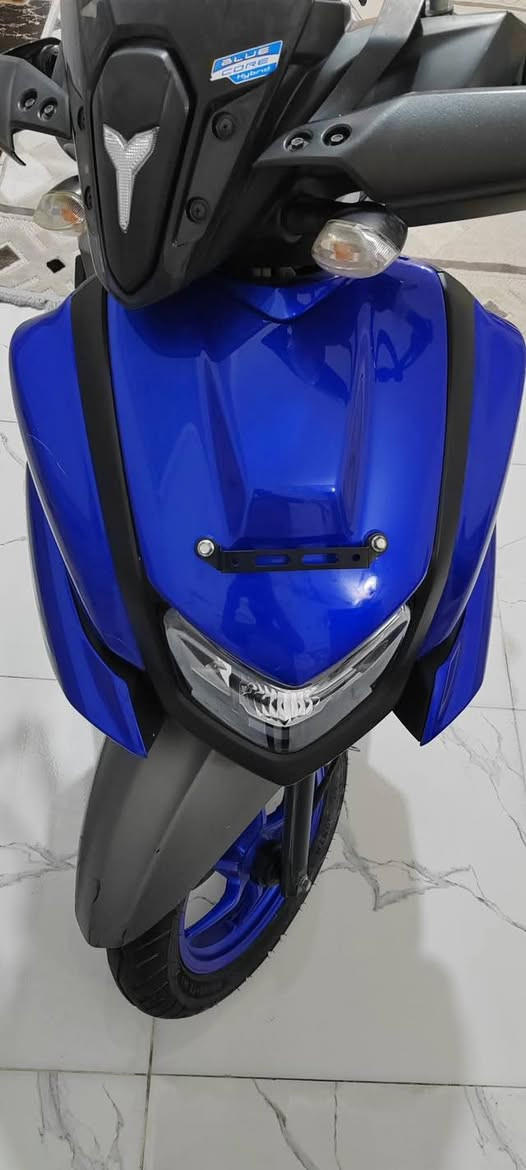 ZR2023للبيع
لون ازرق مميز 
ماشيه 4000
سعر مليونين وبيه مجال قليل حك جيه ***********
