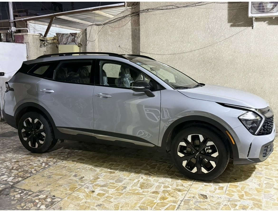 السلام عليكم
كيا سبورتج اكس لاين موديل٢٠٢٣ لون اسمنتي 
رقم بغداد بسمي ماشية 26 
مكينة 2500
بصمة 
بانوراما 
فول كشنات جلد كهرباء تدفئة 
شاشة كبيرة متصلة 
حساس امامي خلفي 
مانع تصادم
جنطة كهرباء
تشغيل عن بعد
تحديد مسار
حادثها جنطة مصبوغة وبارد بالباب خلف السائق
السيارة ( بدون ايرباك ) 
الباقي مكفول حادثها موجود بالصور 
الارضية مغلفة جلد يم الدلو 
السعر 235 بيع فقط بدون مراوس
*********** 
 مكانها بغداد الدورة
