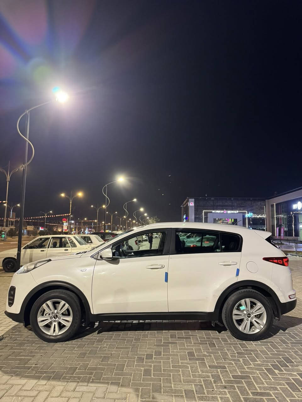 السلام عليكم
للبيع كيا سبوتج 2017خليجي 
السعر 159
لون ابيضّ رقم كربلاء أب اسمي تحويل مباش
مكفوله صبغ أو تبديل بيه فقط بارد أب مكانين اصغار 
مواصفات السياره 
بانوراما. قطعتين تبريد لد خلفي و لايت ضبابي عدسه إماميه كأمره حساس خلفي محرك gdiبحاله جيده إشاره بل جاملغ  داخل مخمل مغلف جلد شغل درجه أوله شاشه صغيره أو بيه بلوتوث  السياره حلوه أو نضيفه او كلشي ما عايزه 
السعر 159
مكان كربلاء 
للسفسار اكثر ***********
